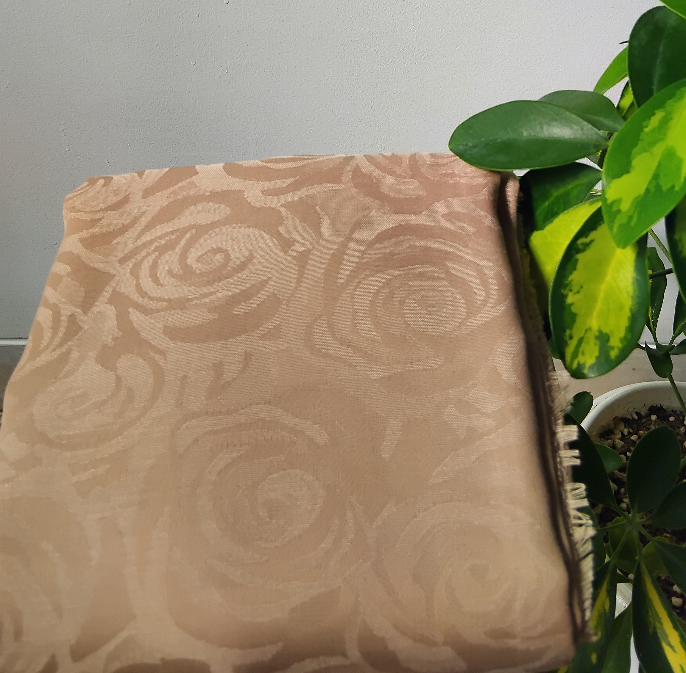 روسری نخ ژاکارد کرمی