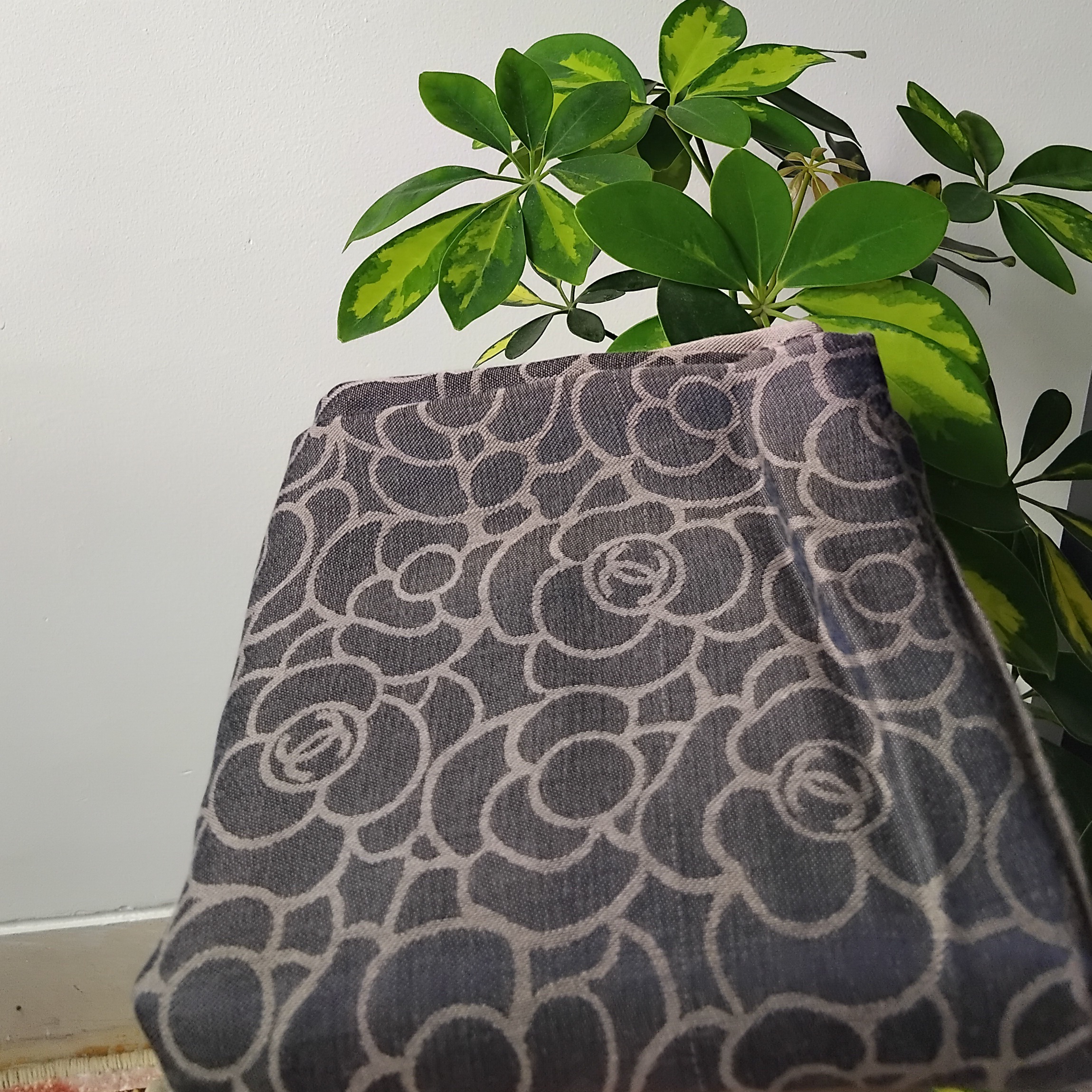 روسری نخ ابریشم طوسی روشن