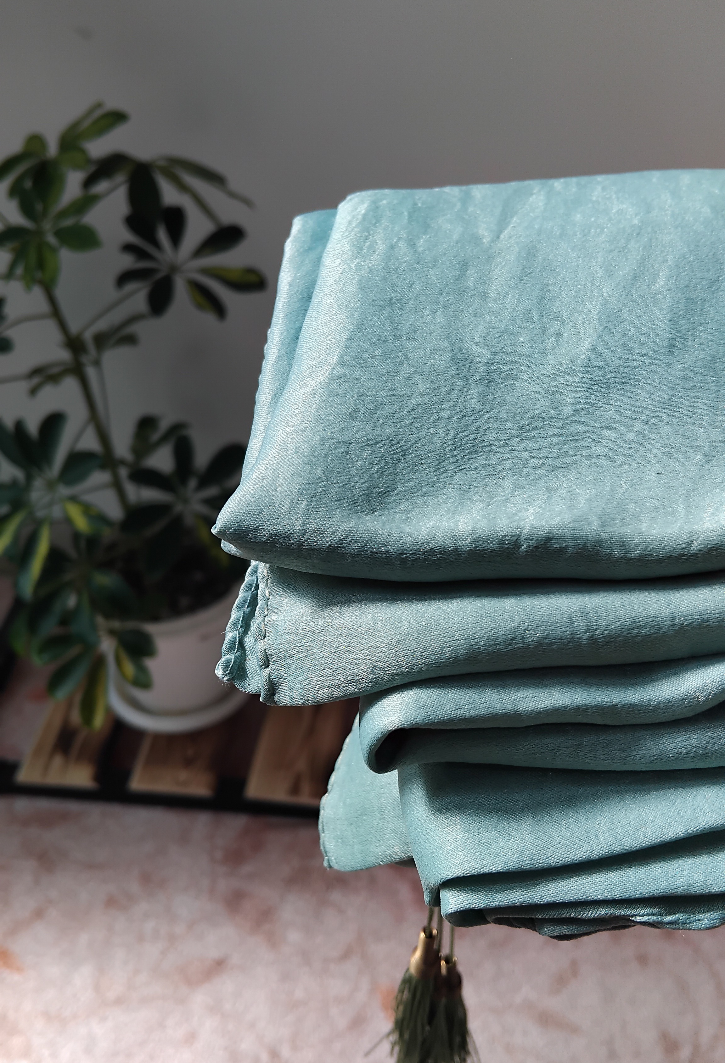 روسری کوپرا آدامسی