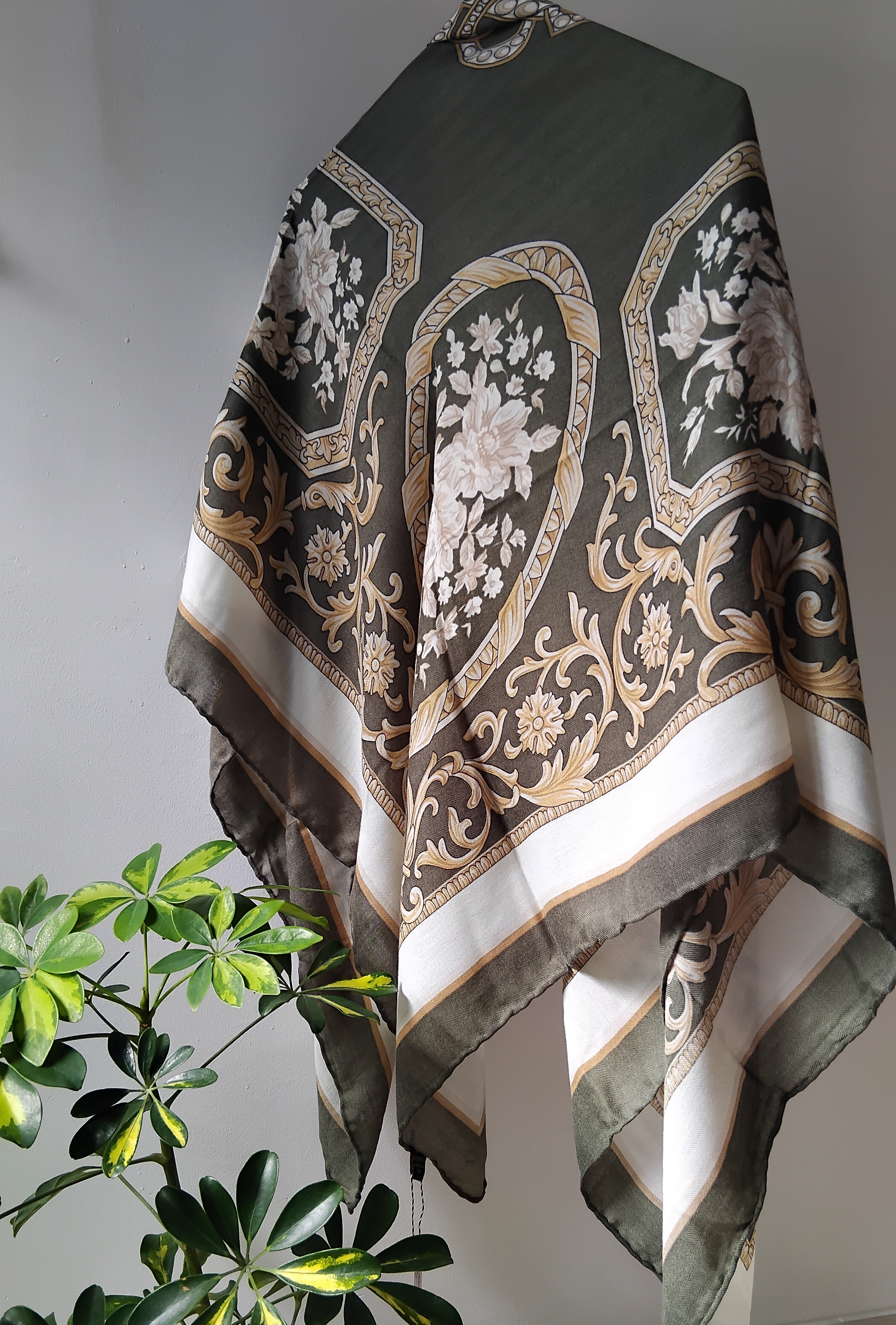 روسری نخی سلطنتی(سبز)