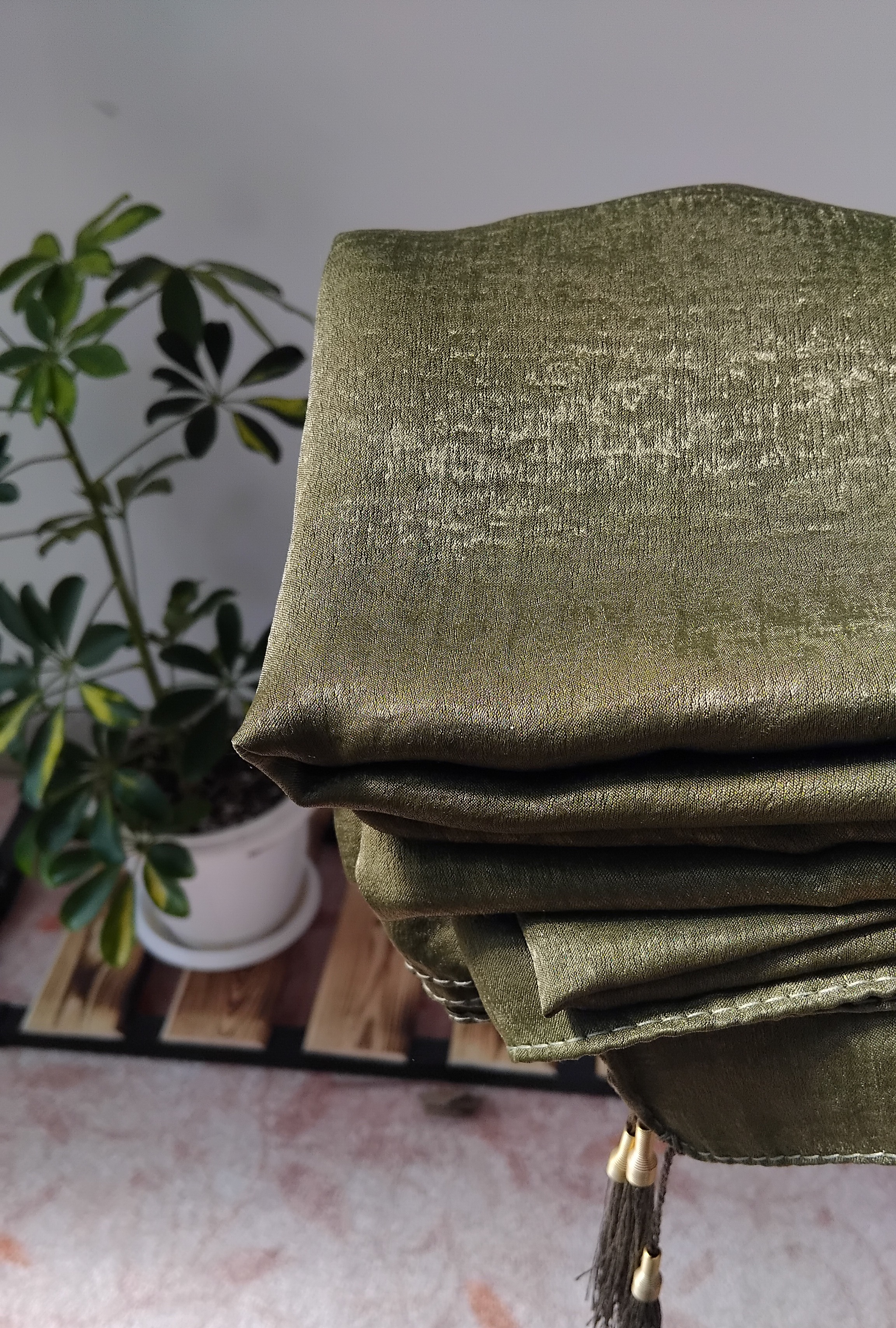 روسری کوپرا زیتونی