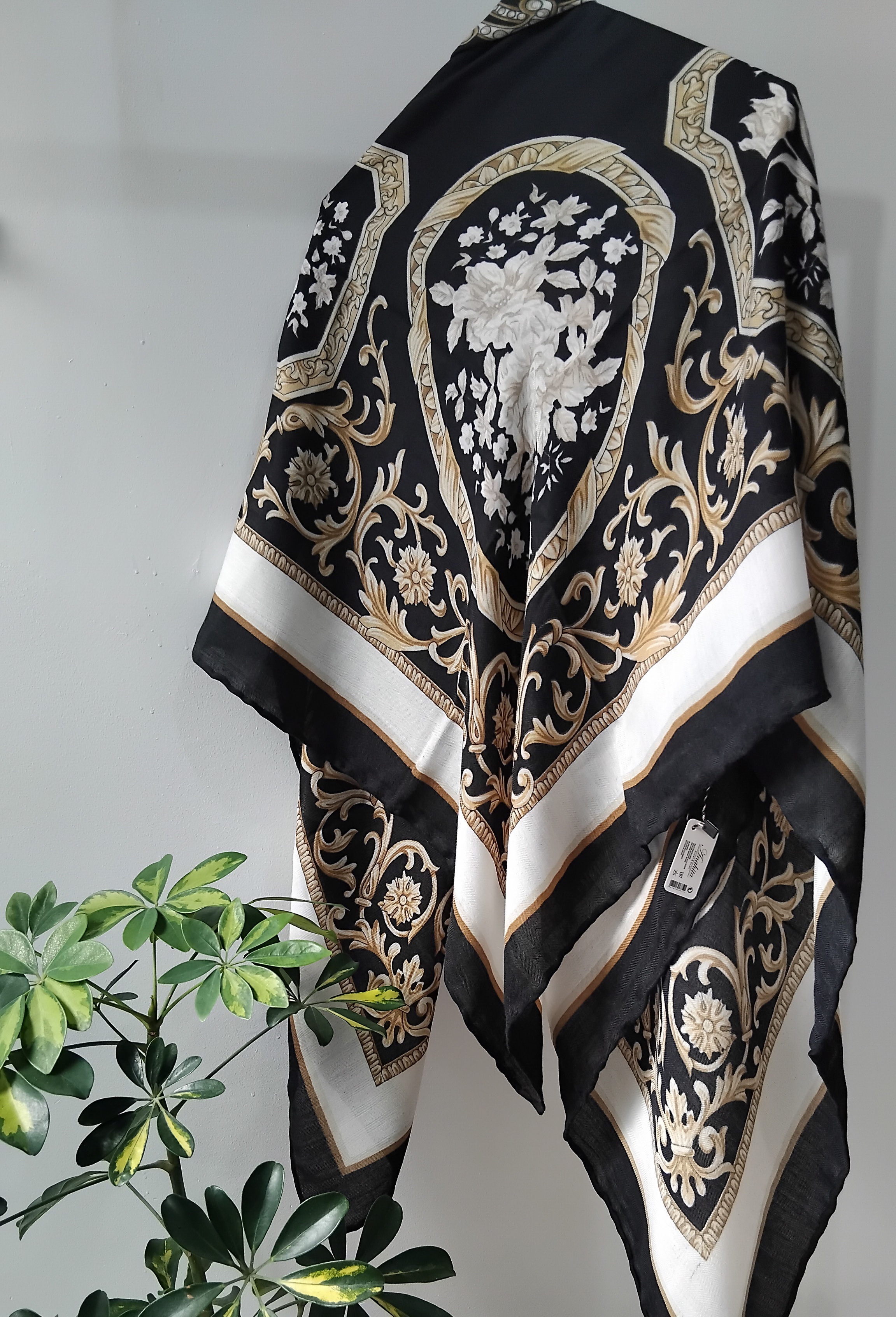 روسری نخی سلطنتی(مشکی)