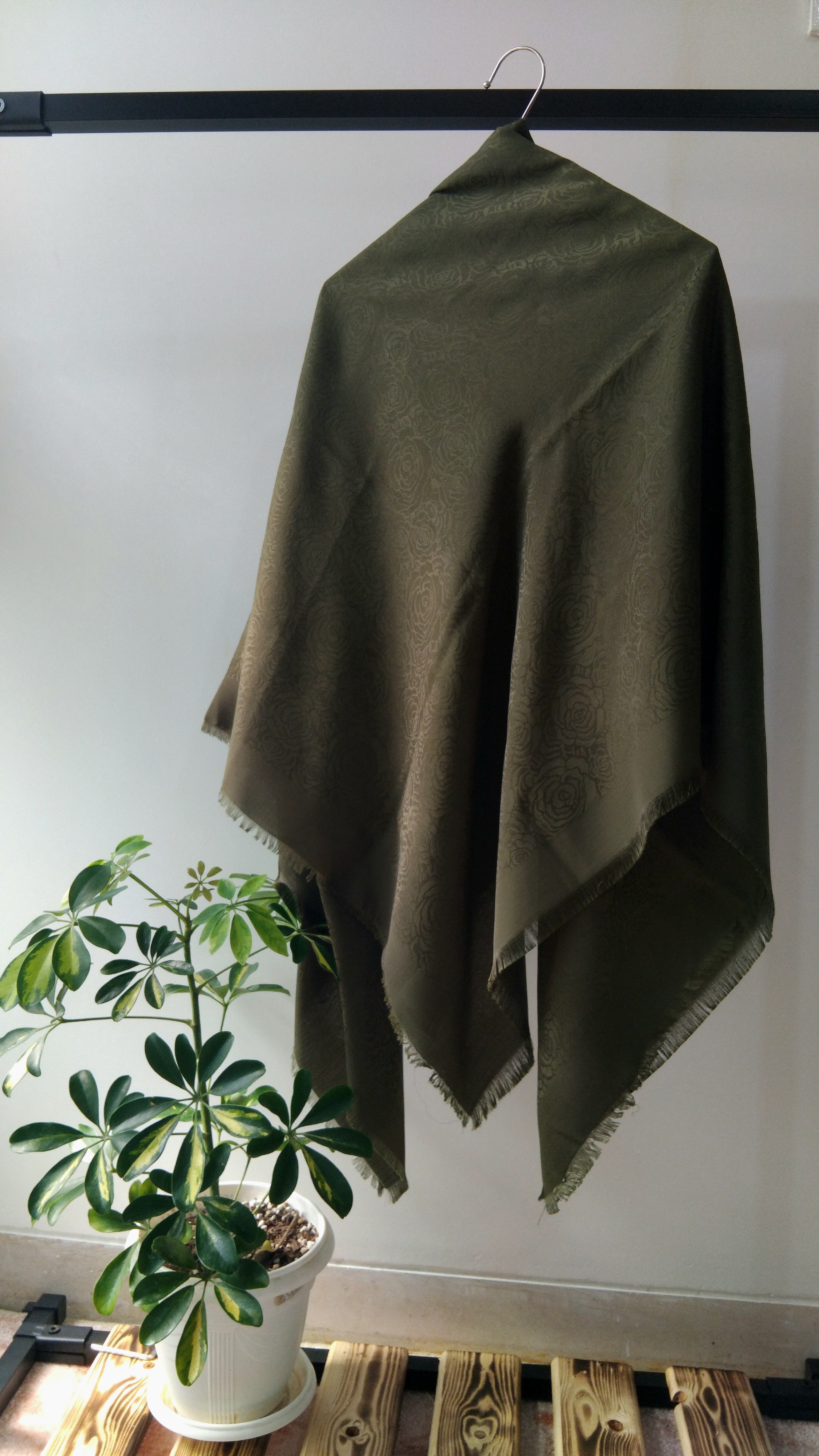 روسری نخ ژاکارد زیتونی