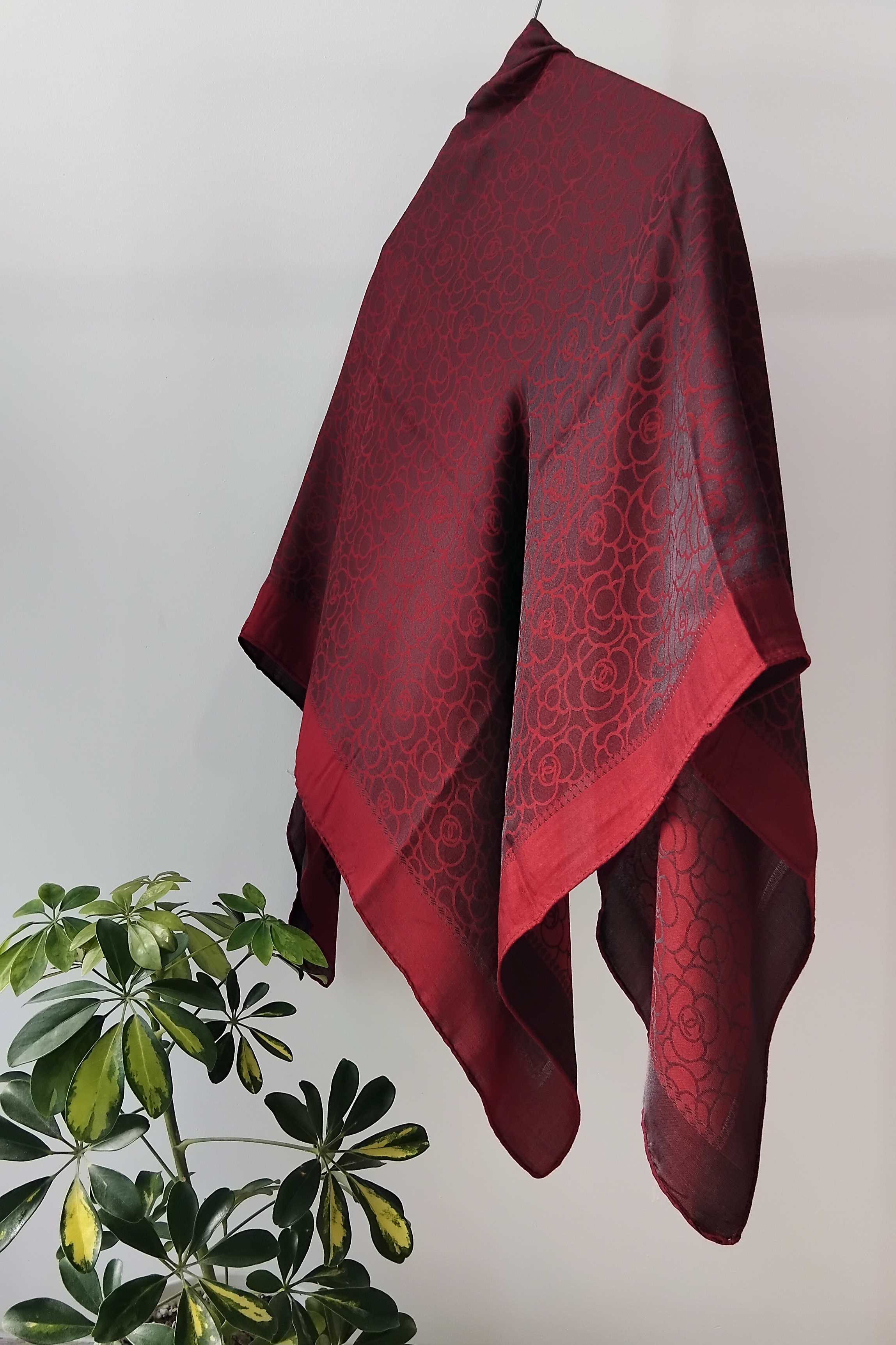 روسری نخ ابریشم زرشکی