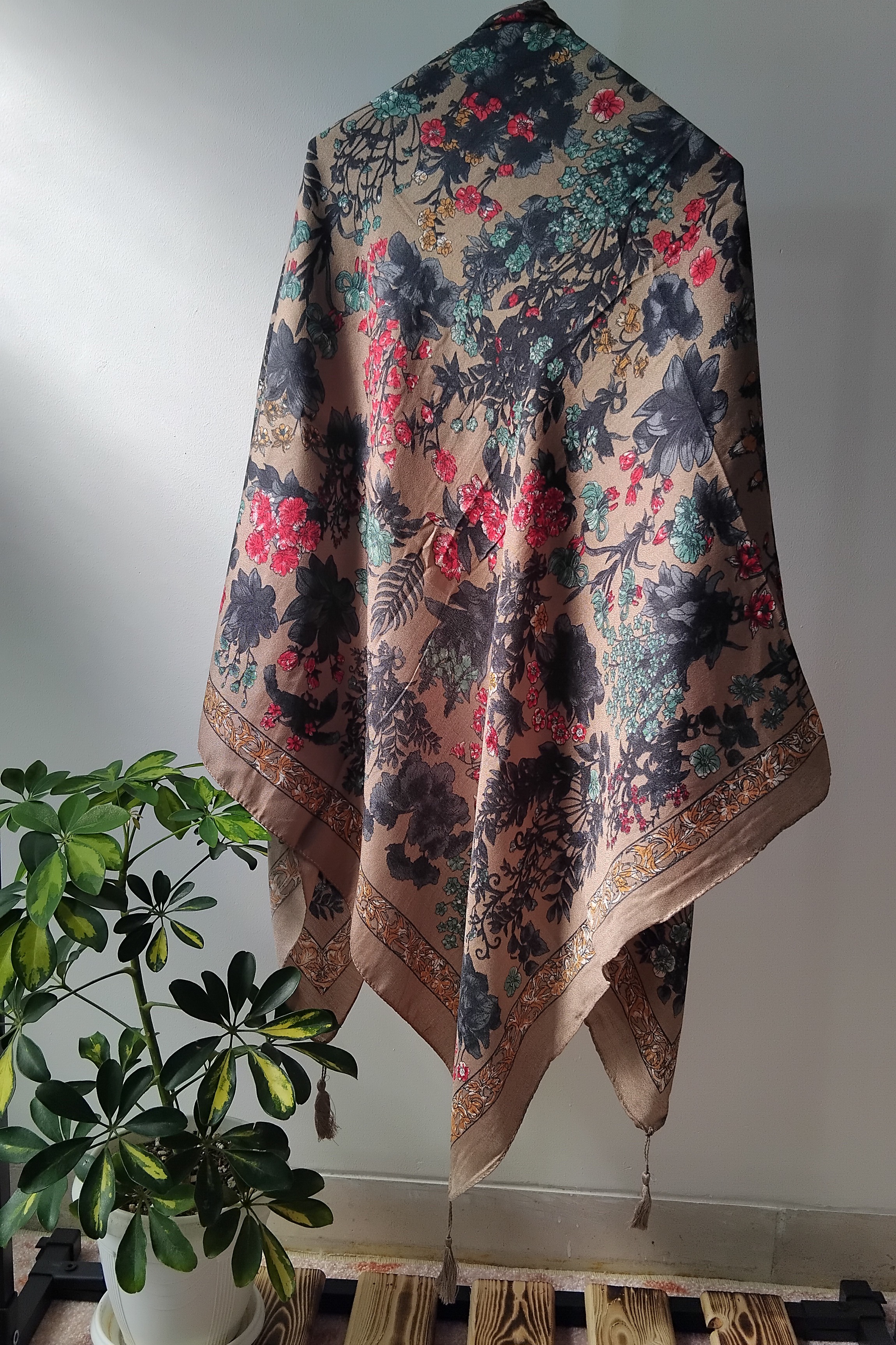 روسری سیااسکارف کرمی