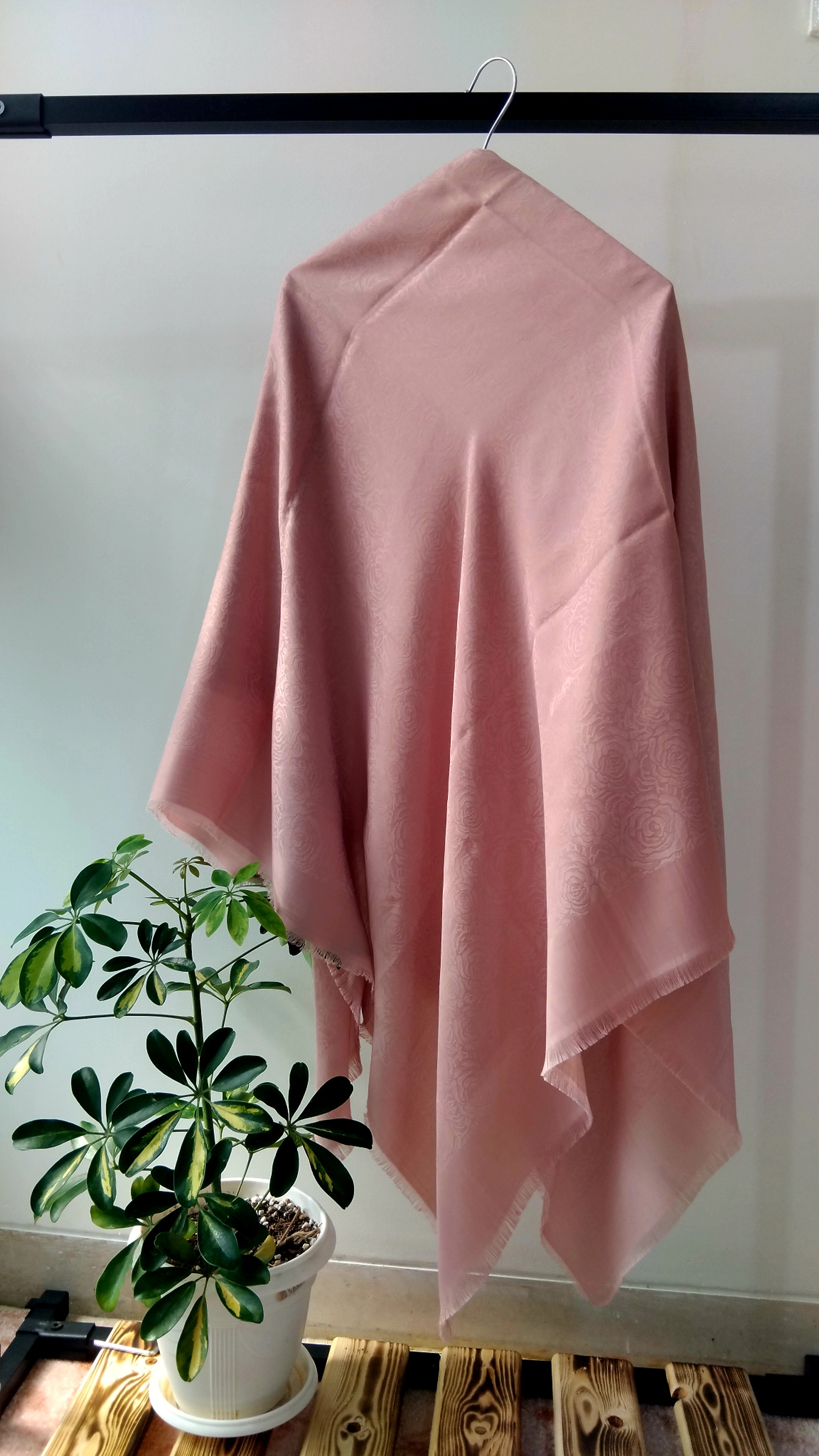 روسری نخ ژاکارد صورتی