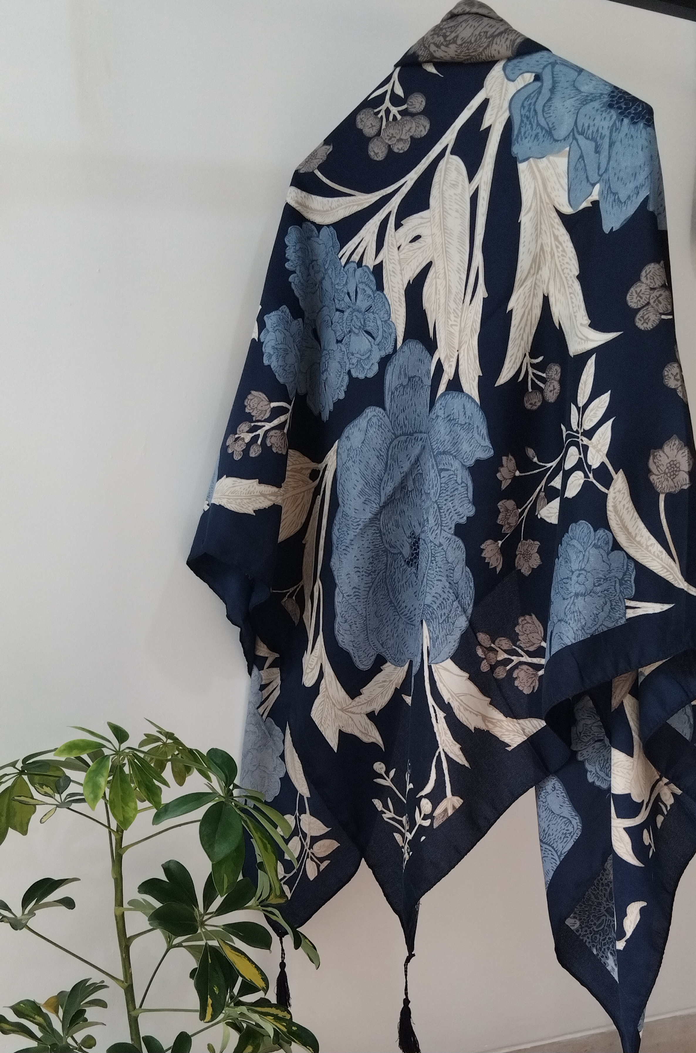 روسری سیا اسکارف سورمه ای