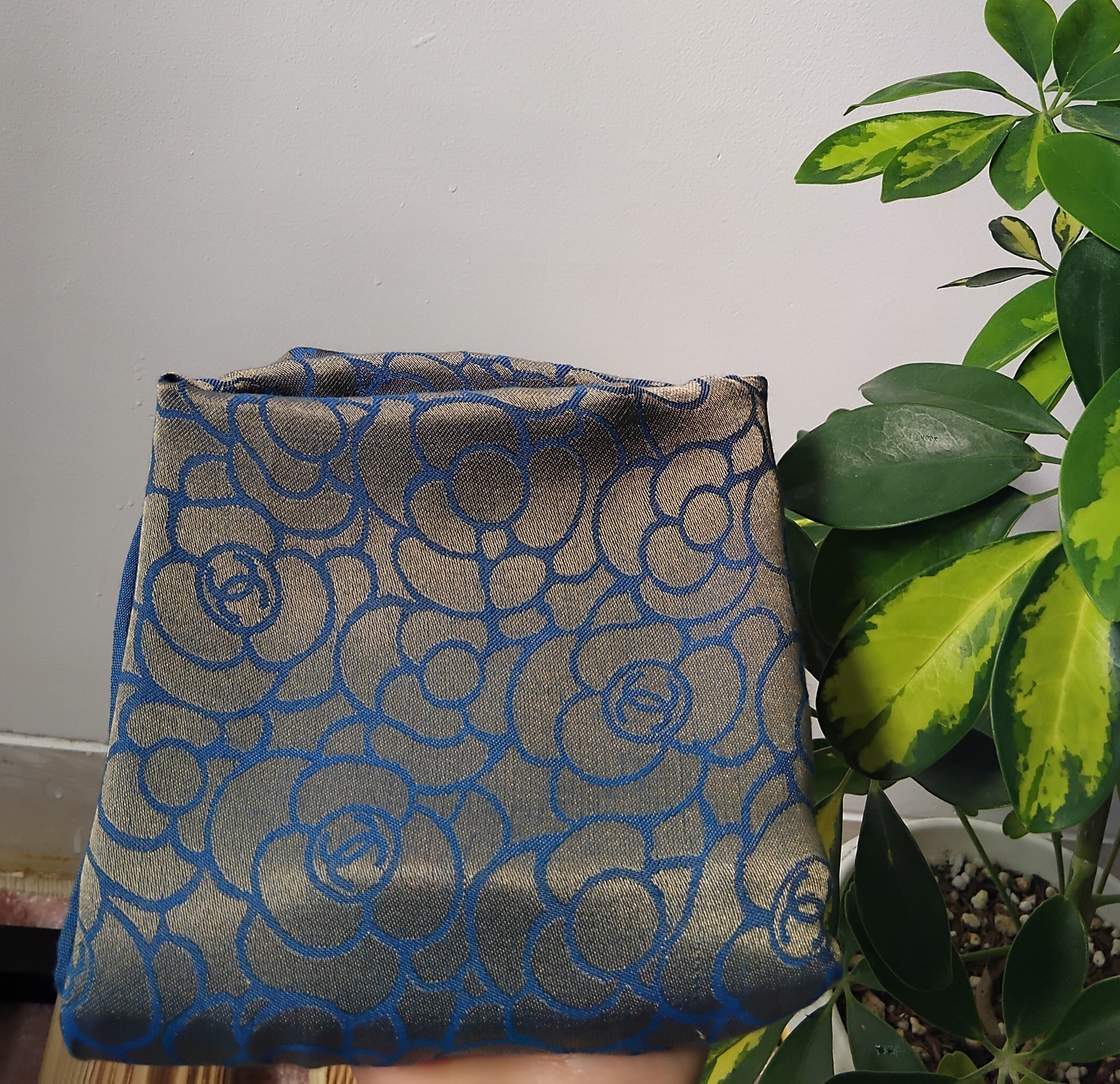 روسری نخ ابریشم طلایی