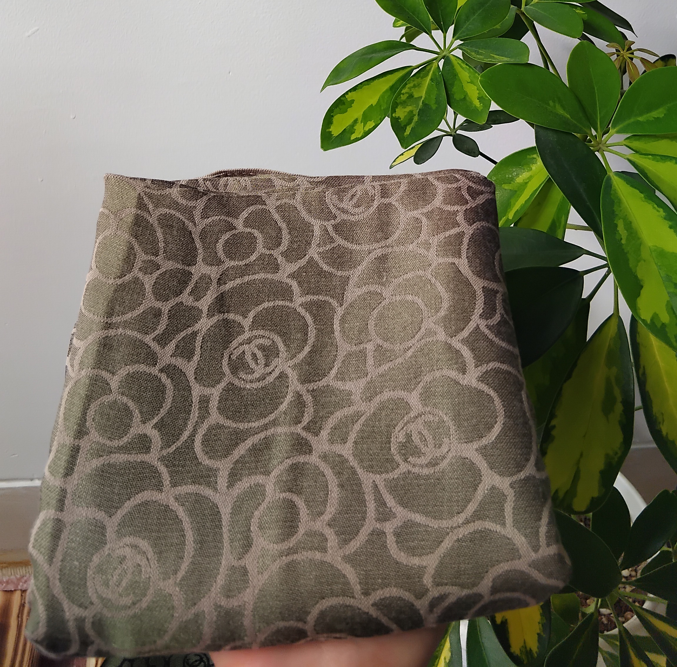 روسری نخ ابریشم سبز روشن